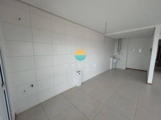 Apartamento de FRENTE PARA O MAR, 4 dormitórios e 2 garagens. Aprox. 50m da Praia de Armação em Penha/SC. Ref. 234