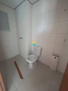 Apartamento de FRENTE PARA O MAR, 4 dormitórios e 2 garagens. Aprox. 50m da Praia de Armação em Penha/SC. Ref. 234