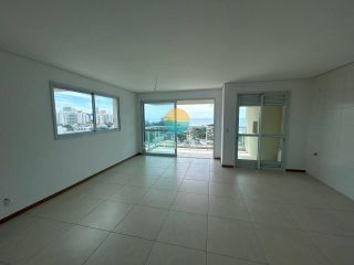 Apartamento de FRENTE PARA O MAR, 4 dormitórios e 2 garagens. Aprox. 50m da Praia de Armação em Penha/SC. Ref. 234