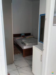 Sobrado aprox. 400m da praia com espaço para festas e piscina. Ref. 258