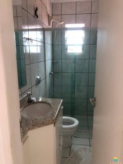 Sobrado aprox. 400m da praia com espaço para festas e piscina. Ref. 258