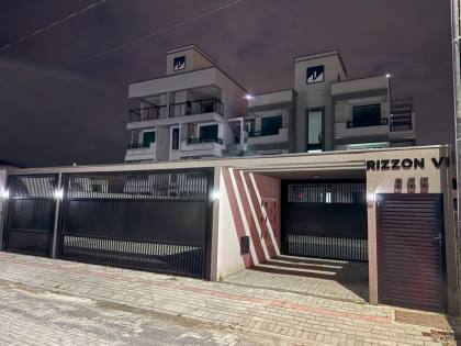 Encantador apartamento de 96m² a aprox. 800m da Praia de Balneário de Piçarras. Ref. 267