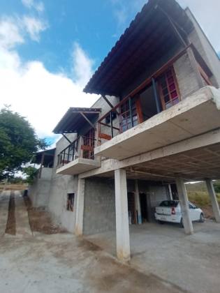 Casa de Condomínio à venda com 4 suítes no Condomínio Reino Verde