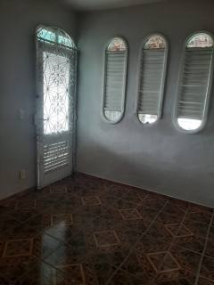 Casa à venda com 3 quartos, sendo 1 suíte no bairro Alto Branco em Campina Grande