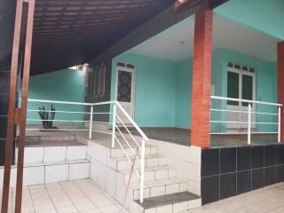 Casa à venda com 3 quartos, sendo 1 suíte no bairro Alto Branco em Campina Grande