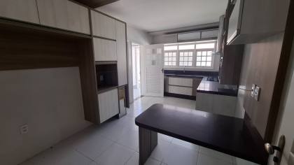 Casa Para Vender com 4 quartos 3 suítes no bairro Alto Branco em Campina Grande