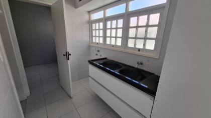 Casa Para Vender com 4 quartos 3 suítes no bairro Alto Branco em Campina Grande