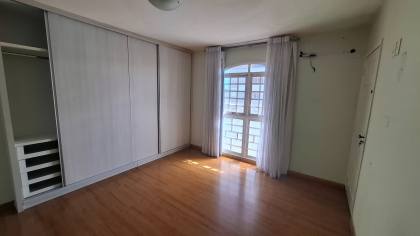 Casa Para Vender com 4 quartos 3 suítes no bairro Alto Branco em Campina Grande