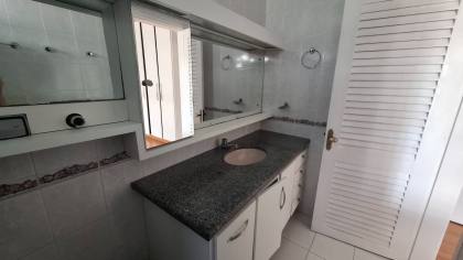 Casa Para Vender com 4 quartos 3 suítes no bairro Alto Branco em Campina Grande