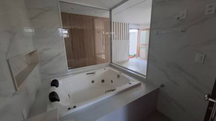 Casa Para Vender com 4 quartos 3 suítes no bairro Alto Branco em Campina Grande