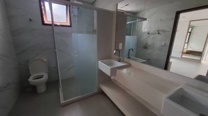 Casa Para Vender com 4 quartos 3 suítes no bairro Alto Branco em Campina Grande