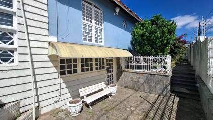 Casa Para Vender com 4 quartos 3 suítes no bairro Alto Branco em Campina Grande
