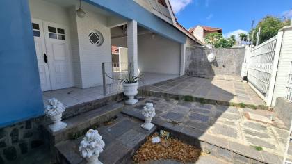 Casa Para Vender com 4 quartos 3 suítes no bairro Alto Branco em Campina Grande