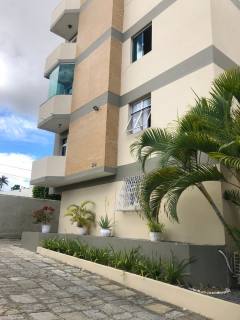 Apartamento à venda, com 2 quartos, sendo 1 suíte, no bairro Universitário em Campina Grande