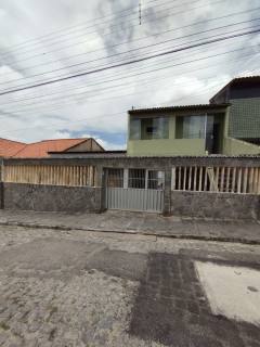 Casa para venda ou locação, com 5 quartos, sendo 2 suítes no bairro Palmeira em Campina Grande
