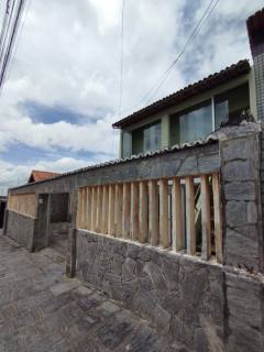 Casa para venda ou locação, com 5 quartos, sendo 2 suítes no bairro Palmeira em Campina Grande