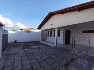 Casa à venda no bairro Liberdade em Campina Grande
