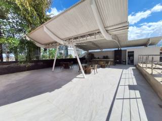 Apartamento para locação, com 4 quartos, sendo 4 suítes no bairro Mirante em Campina Grande