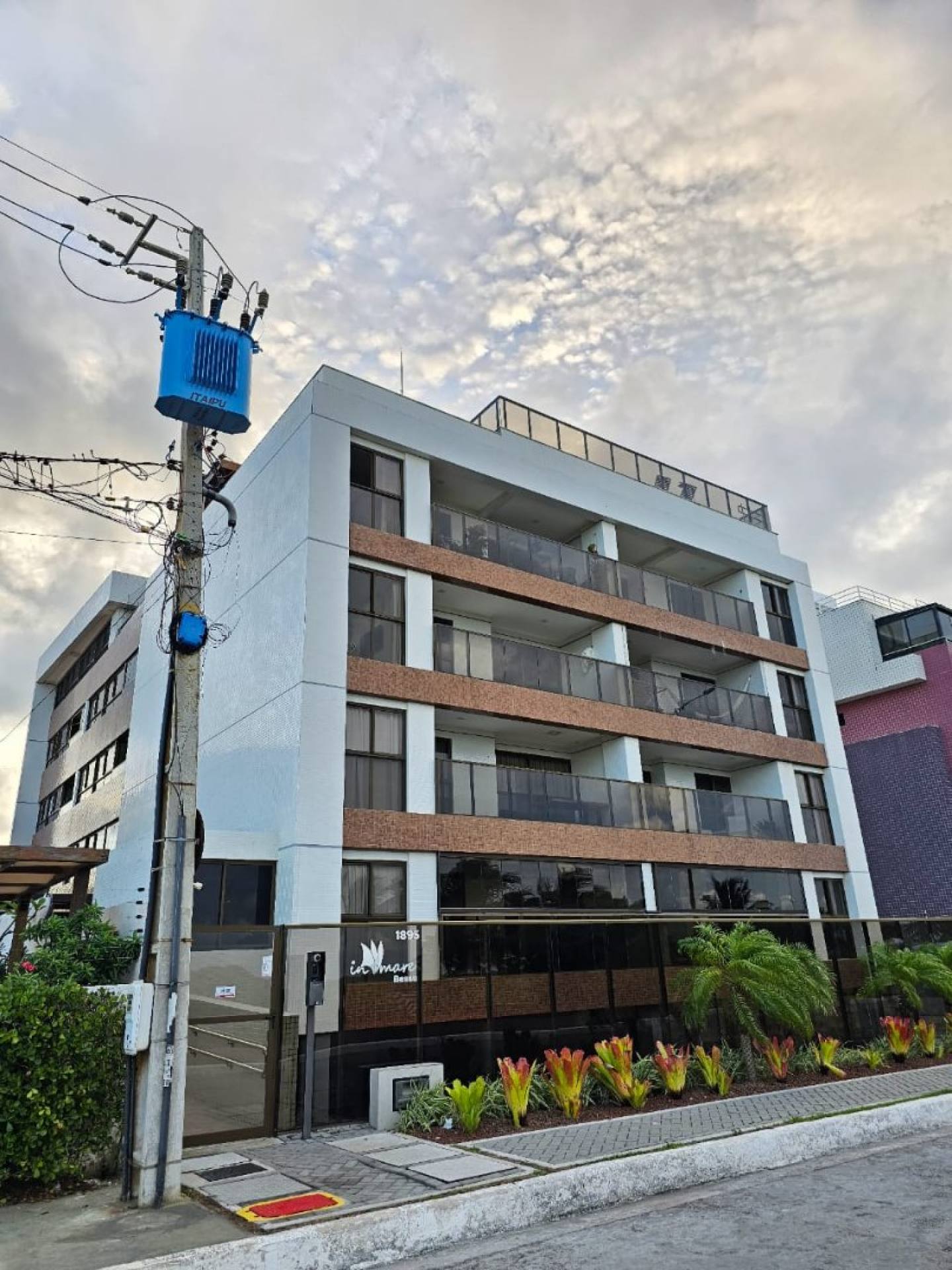 Apartamento à venda com 2 quartos, sendo 1 suíte, no bairro Bessa em João Pessoa