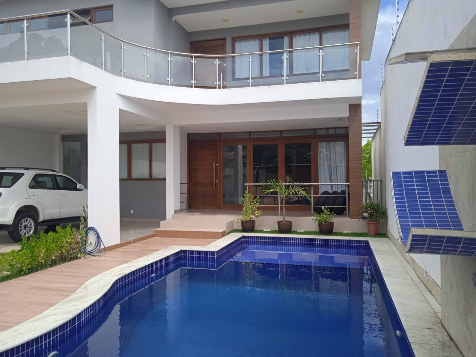 Casa à venda, com 4 quartos, sendo 3 suítes no bairro São José, Campina Grande													<<< Selecione uma Cidade em 													<<< Selecione uma Estado