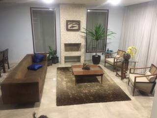 Casa à venda, com 4 quartos, sendo 3 suítes no bairro São José, Campina Grande													<<< Selecione uma Cidade em 													<<< Selecione uma Estado