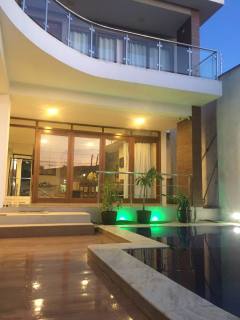 Casa à venda, com 4 quartos, sendo 3 suítes no bairro São José, Campina Grande													<<< Selecione uma Cidade em 													<<< Selecione uma Estado