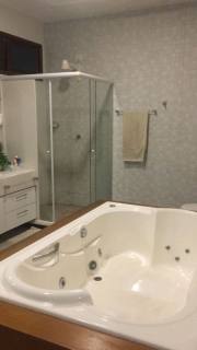 Casa à venda, com 4 quartos, sendo 3 suítes no bairro São José, Campina Grande													<<< Selecione uma Cidade em 													<<< Selecione uma Estado