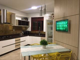 Casa à venda, com 4 quartos, sendo 3 suítes no bairro São José, Campina Grande													<<< Selecione uma Cidade em 													<<< Selecione uma Estado