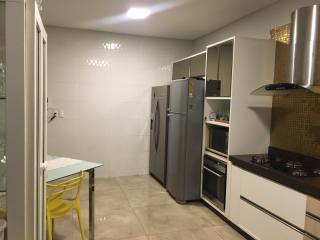 Casa à venda, com 4 quartos, sendo 3 suítes no bairro São José, Campina Grande													<<< Selecione uma Cidade em 													<<< Selecione uma Estado