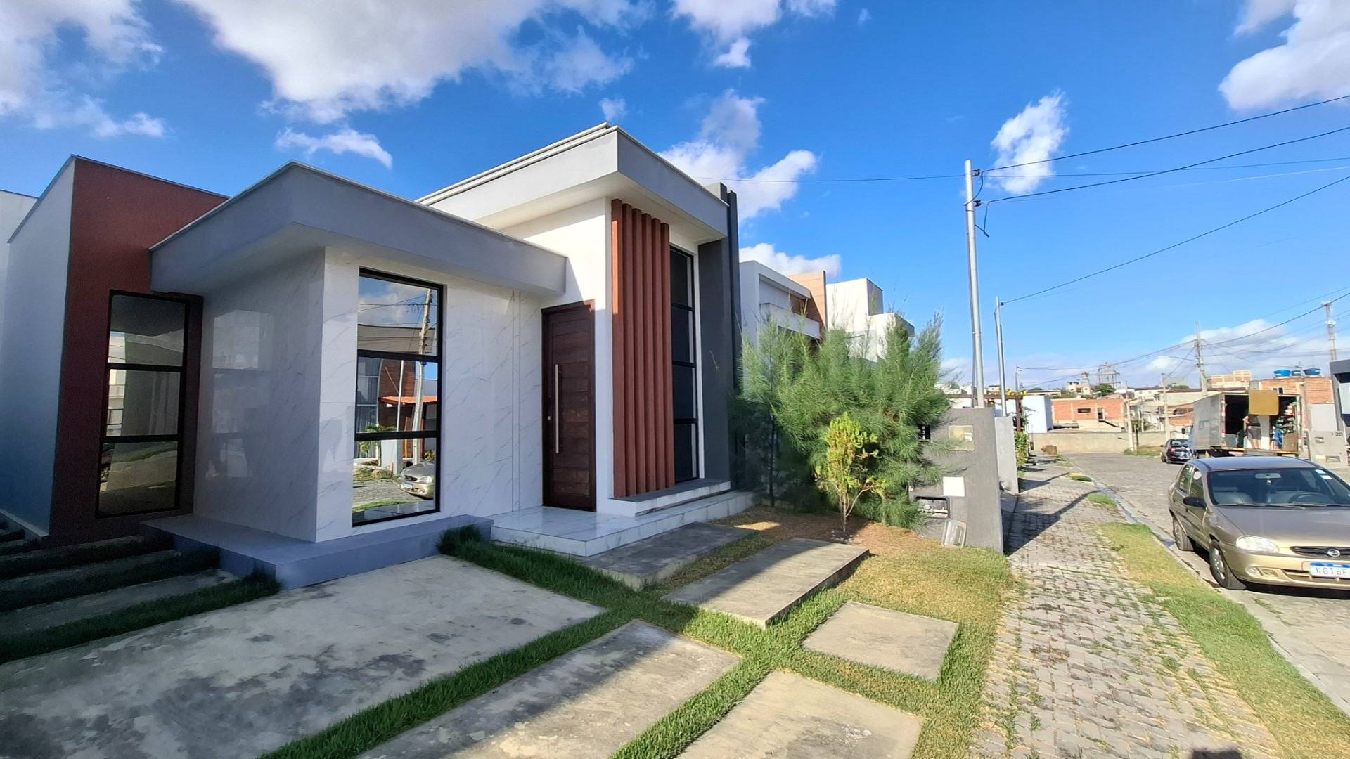 Casa à venda, em condomínio fechado, com 3 quartos, sendo 1 suíte em Campina Grande