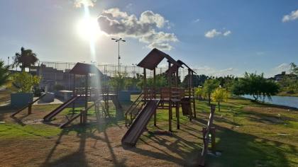 Casa à venda, em condomínio fechado, com 3 quartos, sendo 1 suíte em Campina Grande