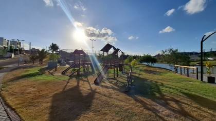 Casa à venda, em condomínio fechado, com 3 quartos, sendo 1 suíte em Campina Grande