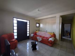 Casa à venda, com 6 quartos e terreno grande, na Bela Vista, em Campina Grande