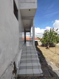 Casa à venda, com 6 quartos e terreno grande, na Bela Vista, em Campina Grande