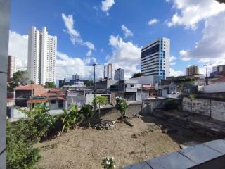 Casa à venda, com 6 quartos e terreno grande, na Bela Vista, em Campina Grande
