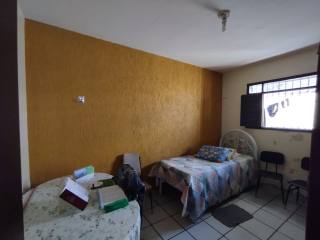 Casa à venda, com 6 quartos e terreno grande, na Bela Vista, em Campina Grande