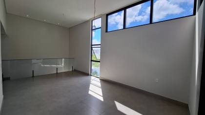 Casa de Condomínio à venda com 4 quartos, sendo 3 suítes no Terras Alphaville