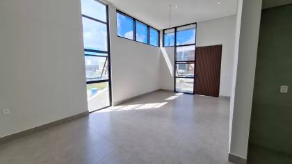 Casa de Condomínio à venda com 4 quartos, sendo 3 suítes no Terras Alphaville