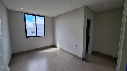 Casa de Condomínio à venda com 4 quartos, sendo 3 suítes no Terras Alphaville