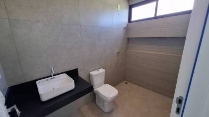 Casa de Condomínio à venda com 4 quartos, sendo 3 suítes no Terras Alphaville