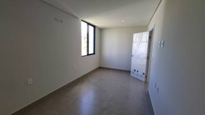 Casa de Condomínio à venda com 4 quartos, sendo 3 suítes no Terras Alphaville