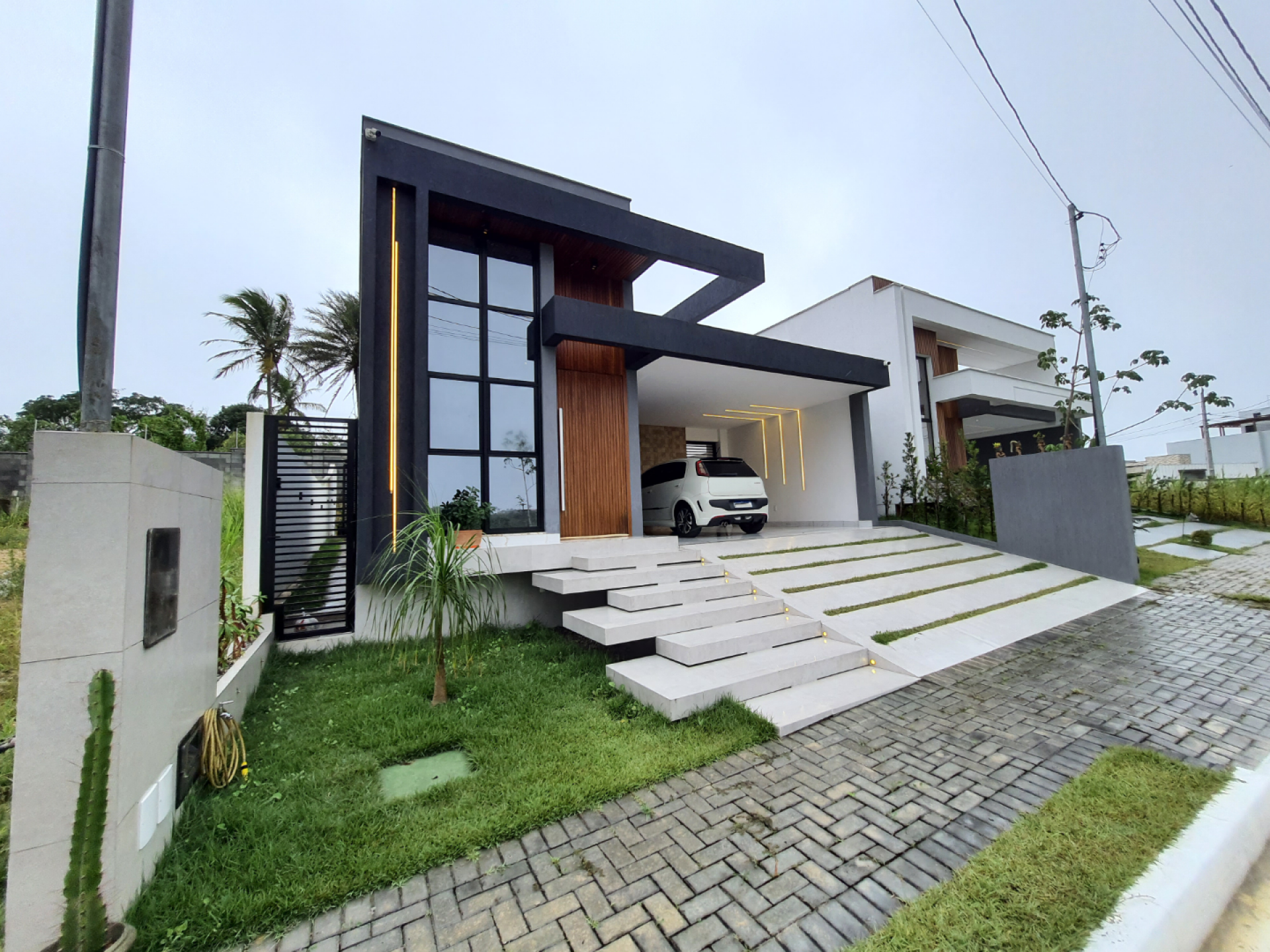 Casa à venda PORTEIRA FECHADA, com 3 quartos, 2 suítes no  Giardino Bianco Condomínio