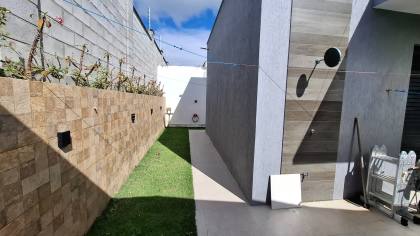 Casa à venda PORTEIRA FECHADA, com 3 quartos, 2 suítes no  Giardino Bianco Condomínio