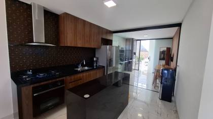 Casa à venda PORTEIRA FECHADA, com 3 quartos, 2 suítes no  Giardino Bianco Condomínio