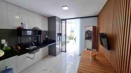 Casa à venda PORTEIRA FECHADA, com 3 quartos, 2 suítes no  Giardino Bianco Condomínio