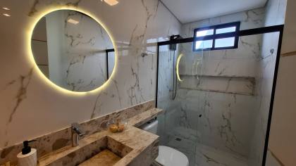 Casa à venda PORTEIRA FECHADA, com 3 quartos, 2 suítes no  Giardino Bianco Condomínio