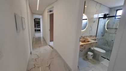 Casa à venda PORTEIRA FECHADA, com 3 quartos, 2 suítes no  Giardino Bianco Condomínio