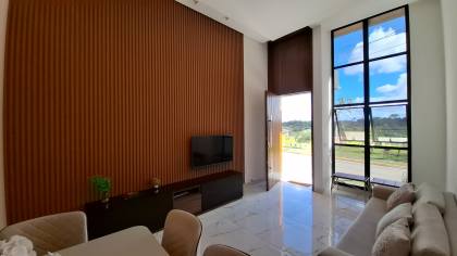 Casa à venda PORTEIRA FECHADA, com 3 quartos, 2 suítes no  Giardino Bianco Condomínio