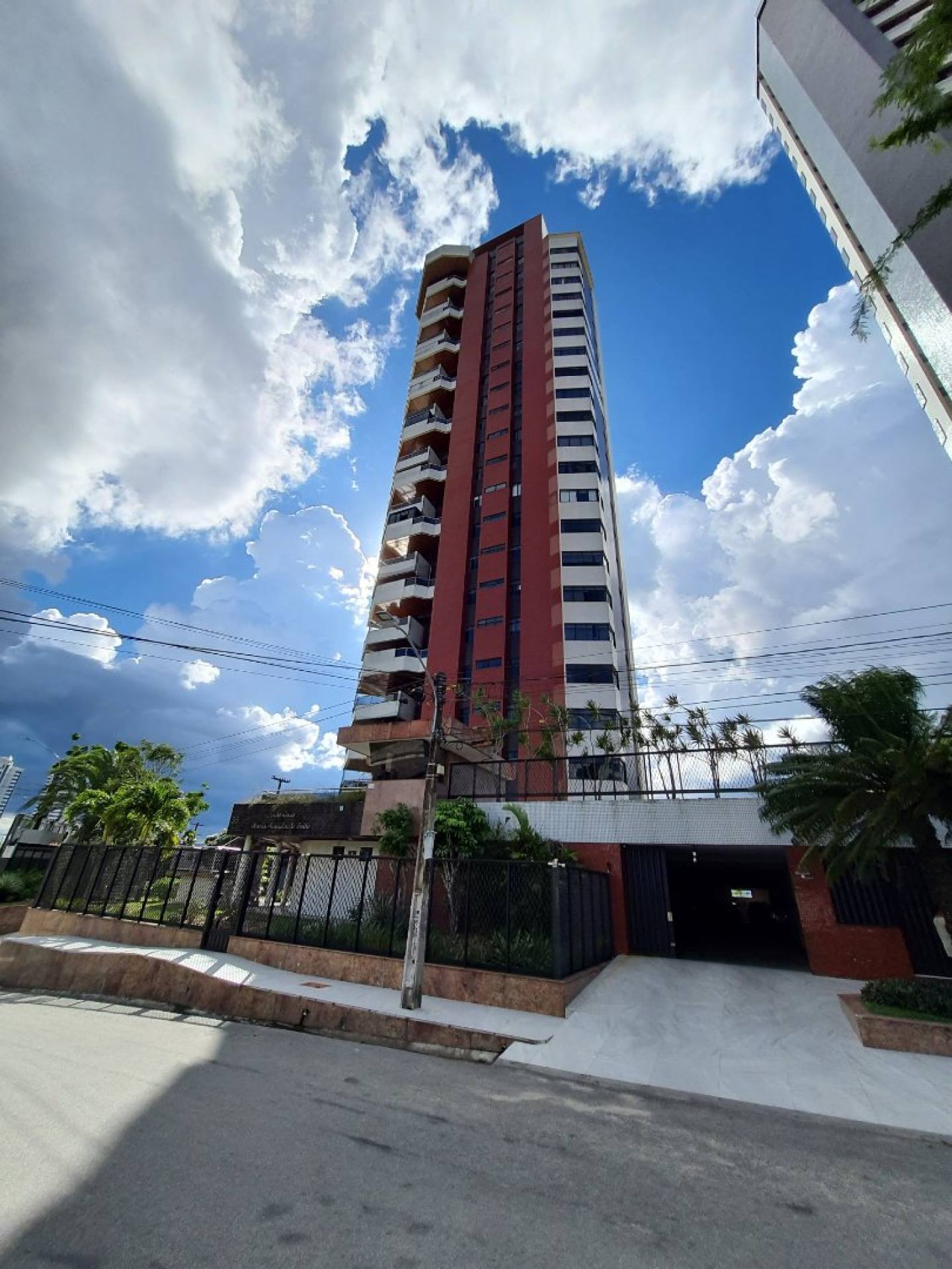 Apartamento à venda com 4 quartos, sendo 4 suítes no bairro Mirante em Campina Grande