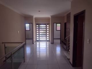 Casa à venda com 5 quartos, sendo 2 suítes, no bairro Malvinas em Campina Grande